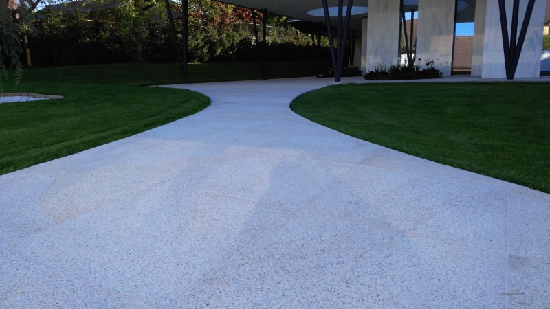 Chodníky, obruby a komunikace - realizace 7